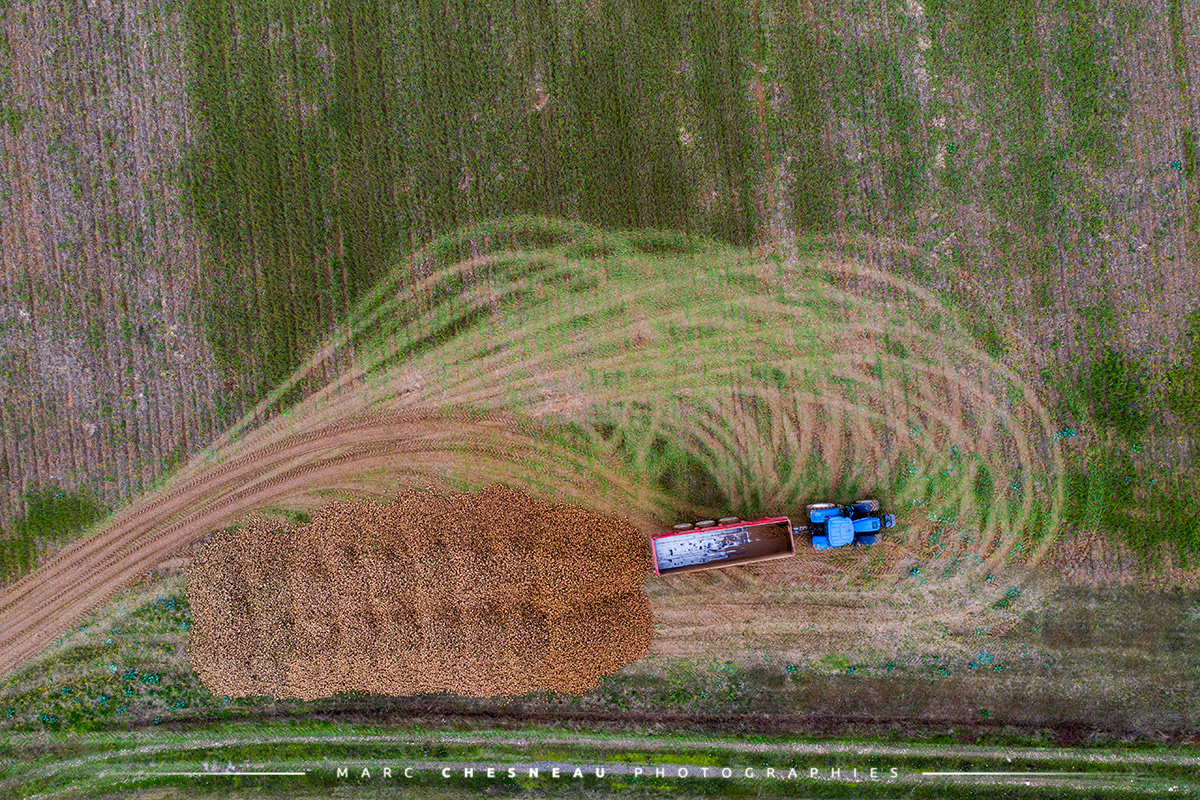 Travail agricole vue aérienne par drone - Marc Chesneau Photographie
