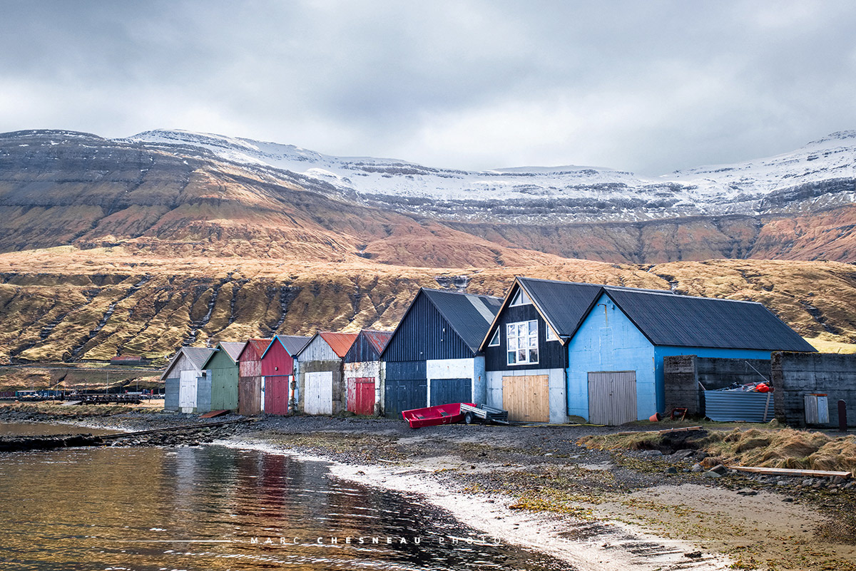 Îles Féroé les cabanes de pêcheur d'Hósvík -Marc Chesneau Photographie