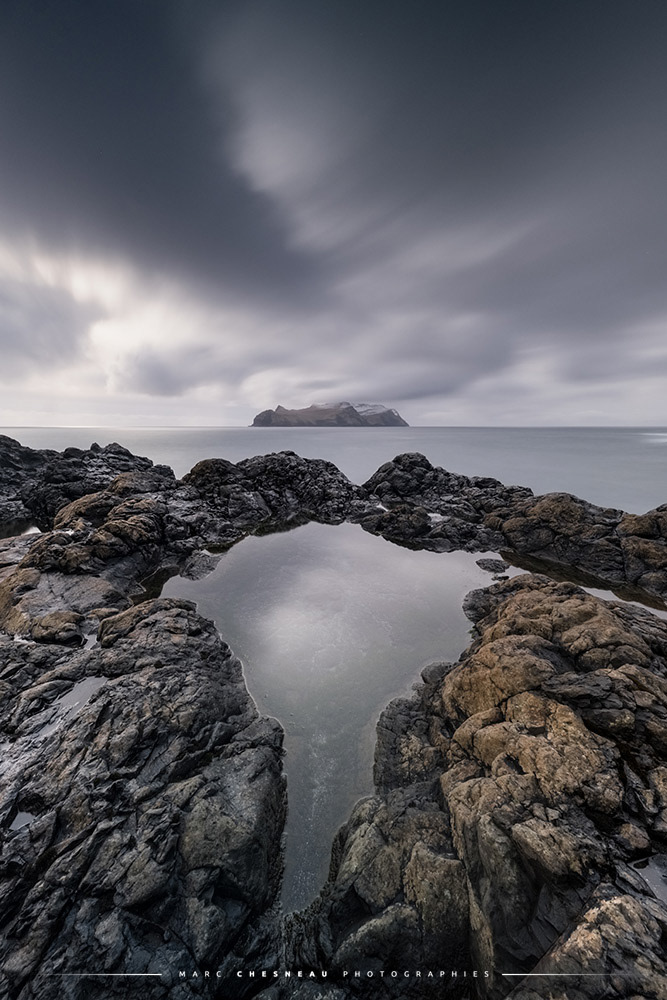 Îles Féroé Le miroir dans la mare de gasadalur - Marc Chesneau Photographie