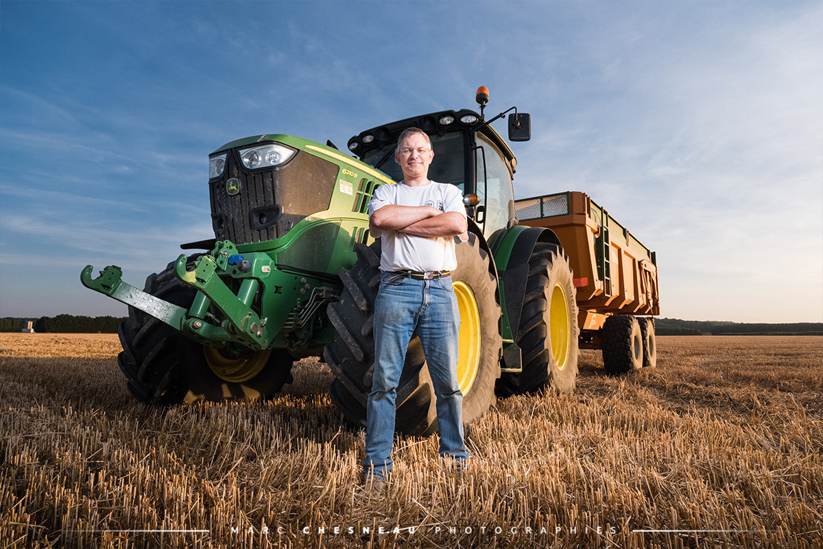 Agriculteur pendant les moissons | Marc Chesneau
