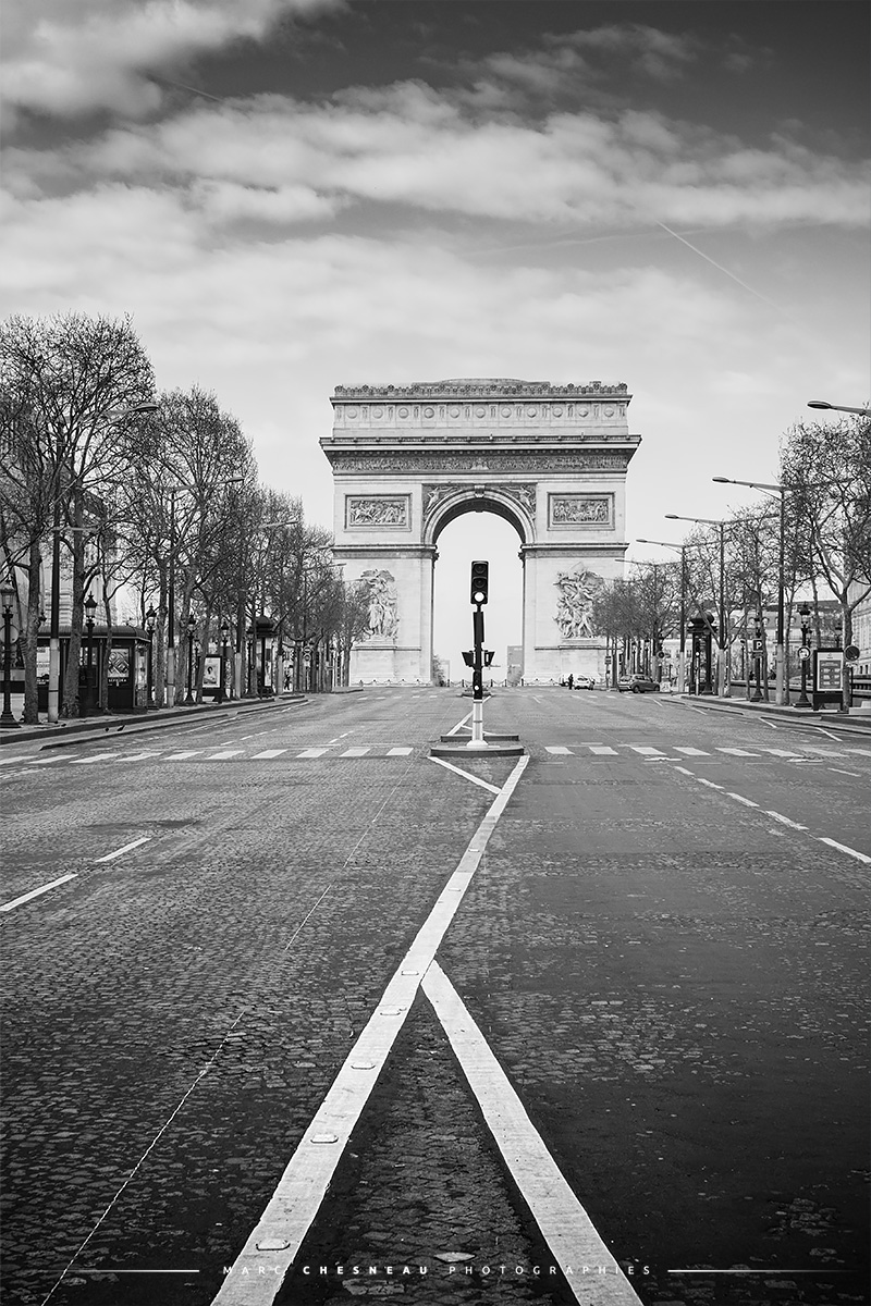Confinement 1er Jour 18 mars 2020 Paris - Crise sanitaire - Champs Elysées (c)marc Chesneau