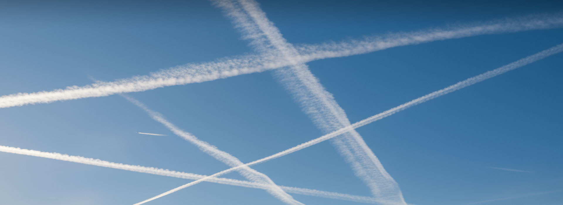 banner trace de condensation avion Marc Chesneau