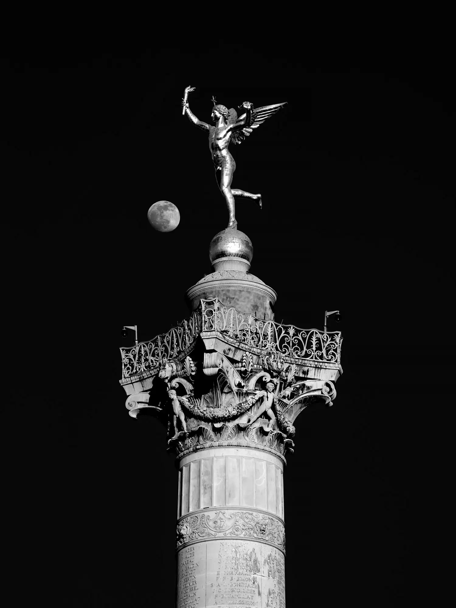 Le génie de la liberté un footballeur des étoiles