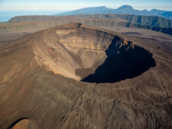 Le volcan du Piton de la Fournaise sur l&rsquo;Ile de la Réunion